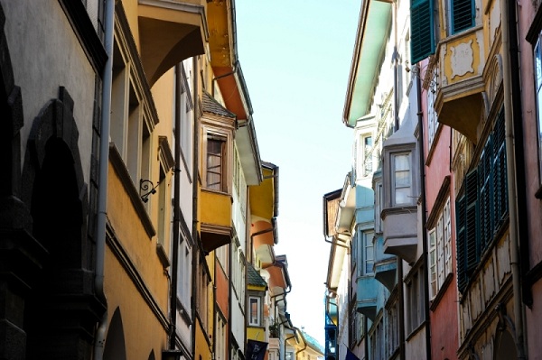 2016 RISTRUTTURAZIONE VIA PORTICI A BOLZANO – ISOLAMENTO ACUSTICO
